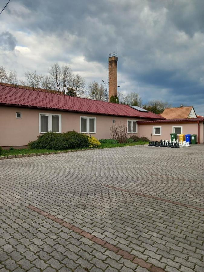 Kata Panzio Hotel Oroszlany Luaran gambar