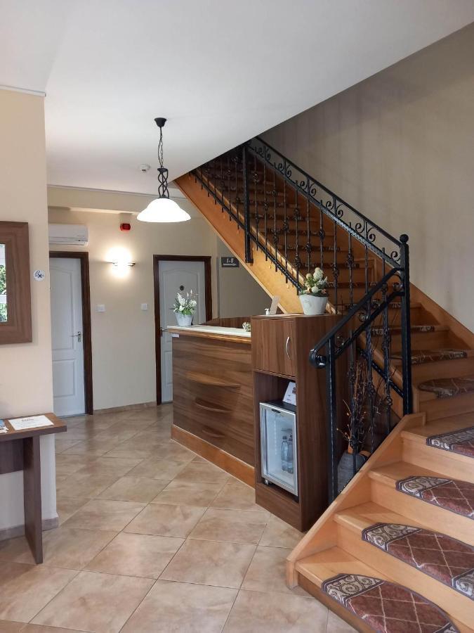 Kata Panzio Hotel Oroszlany Luaran gambar