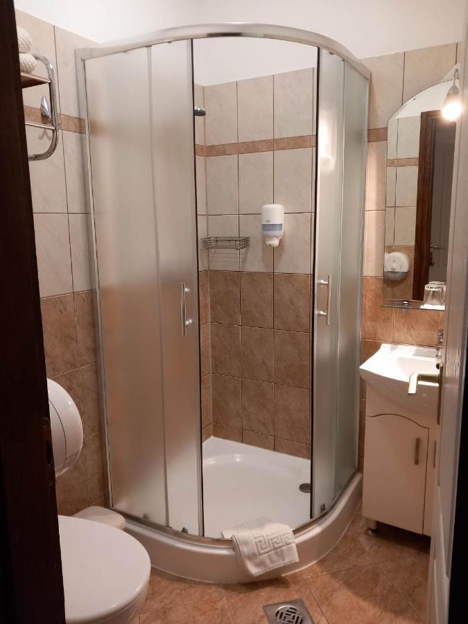 Kata Panzio Hotel Oroszlany Luaran gambar